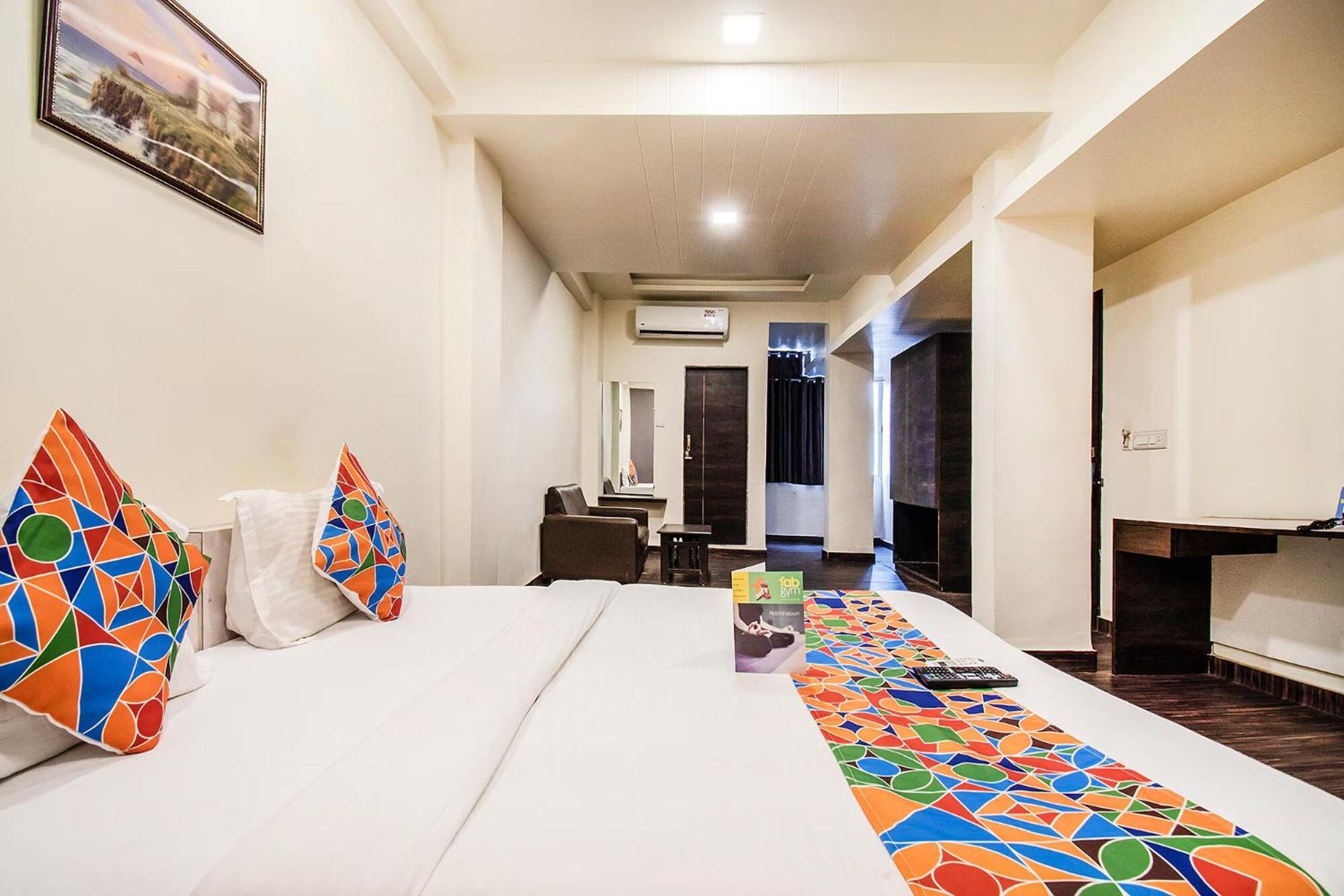 Fabhotel Maher Inn Ahmadábád Kültér fotó
